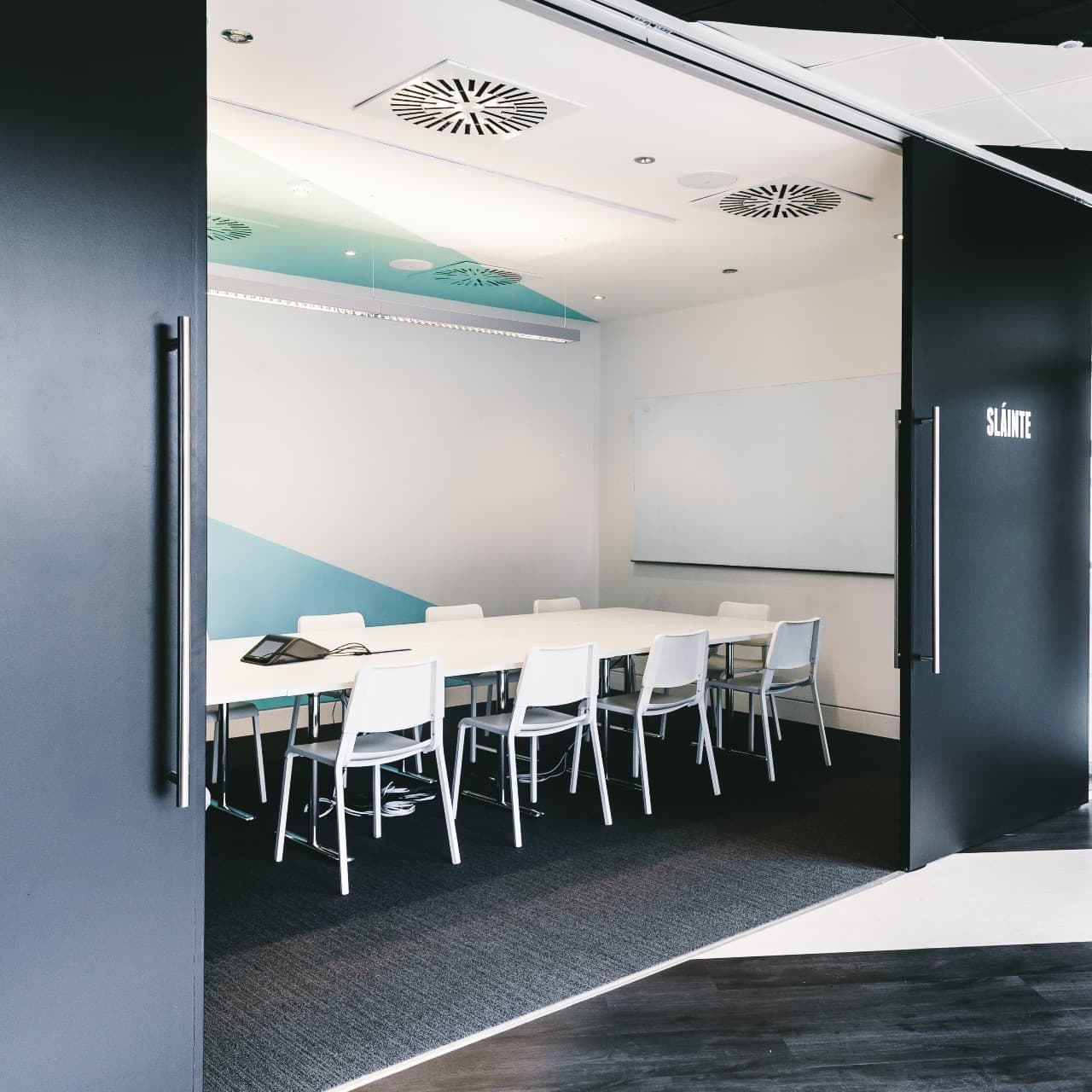 Slainte meeting room