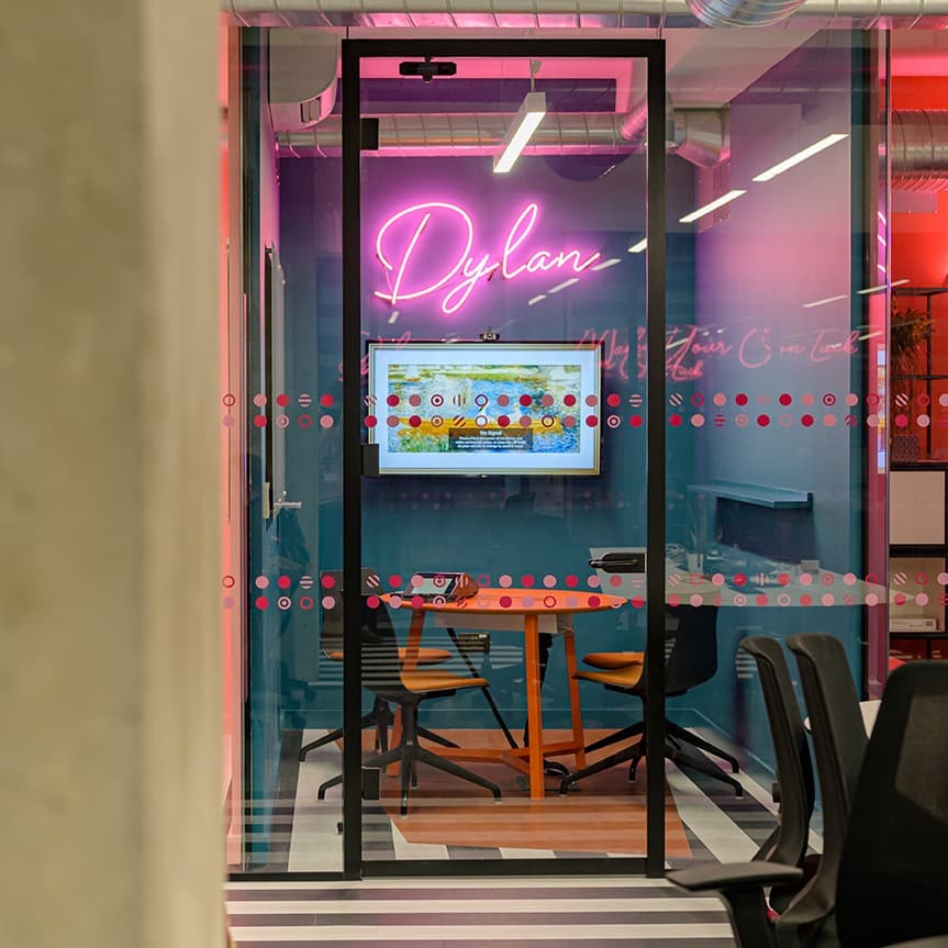 Dylan meeting room