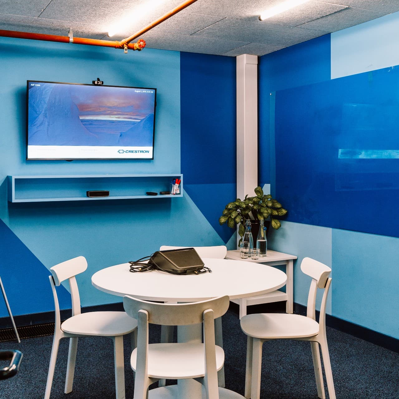 F8 Meeting room