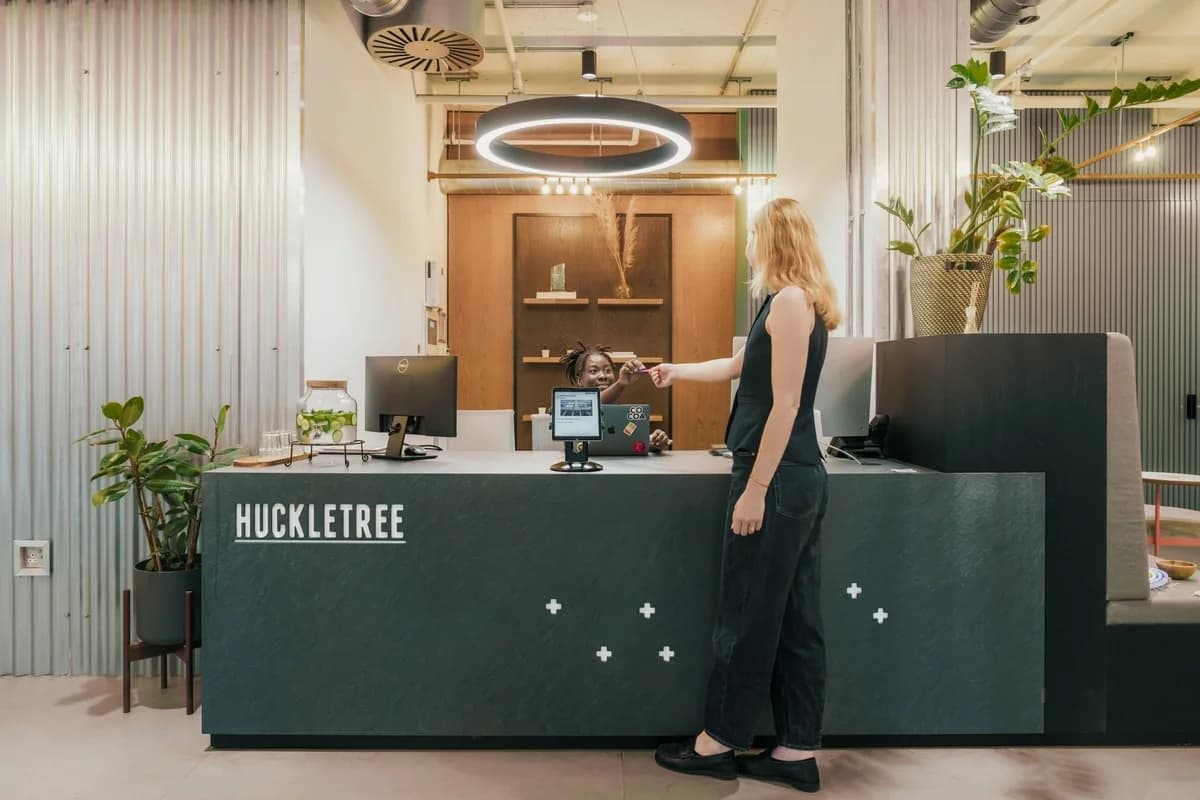 Elwood cafe in huckletree soho